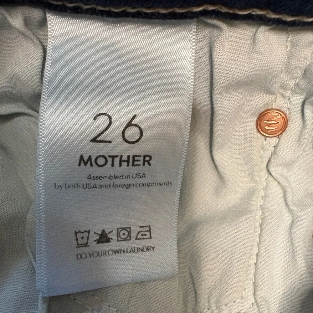 MOTHER The Insider Crop Step Fray in Not Rough Enough Medium Blue Wash Size 26